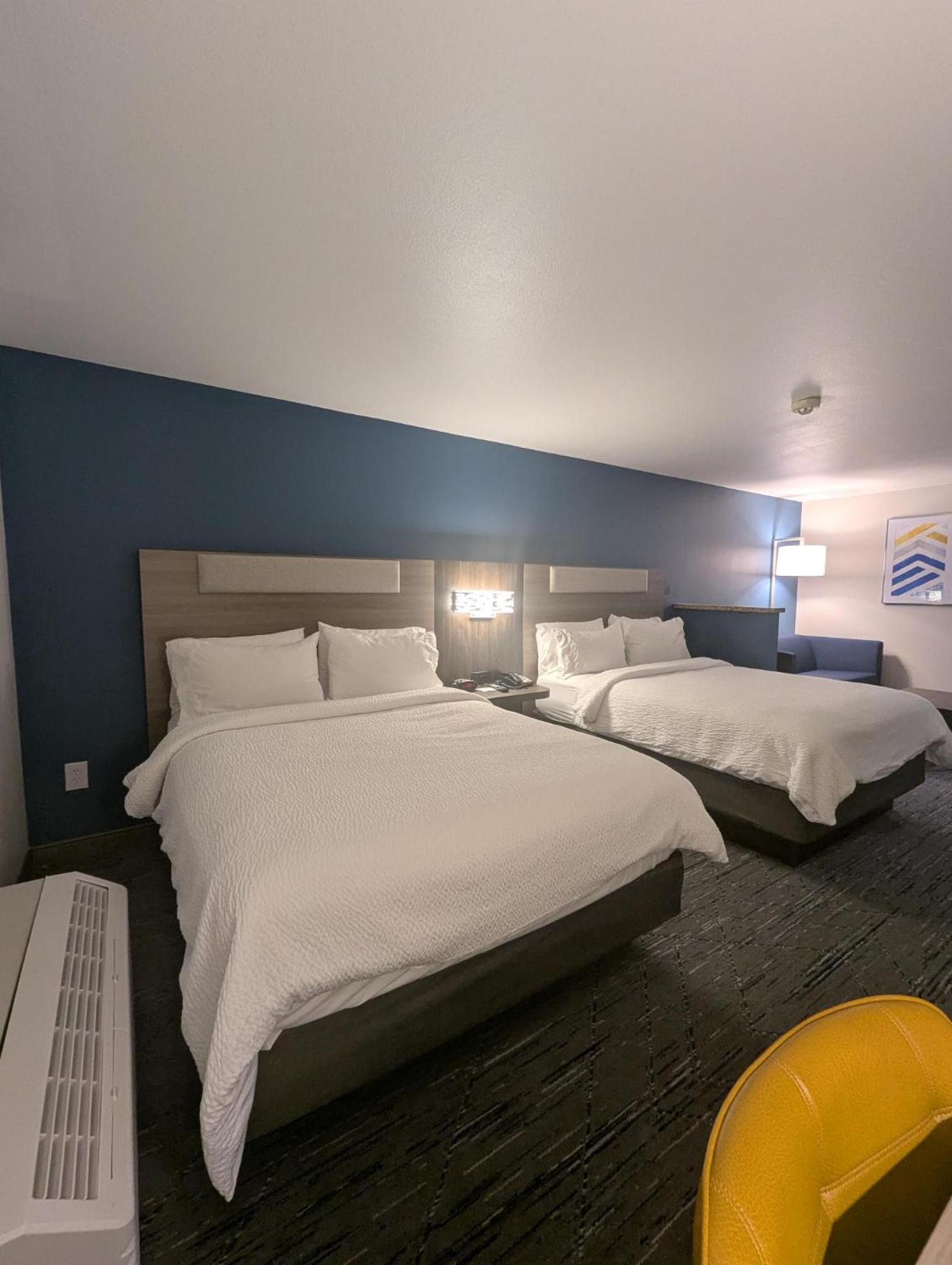 Holiday Inn Express Hotel&Suites Lovel& Loveland Exterior foto