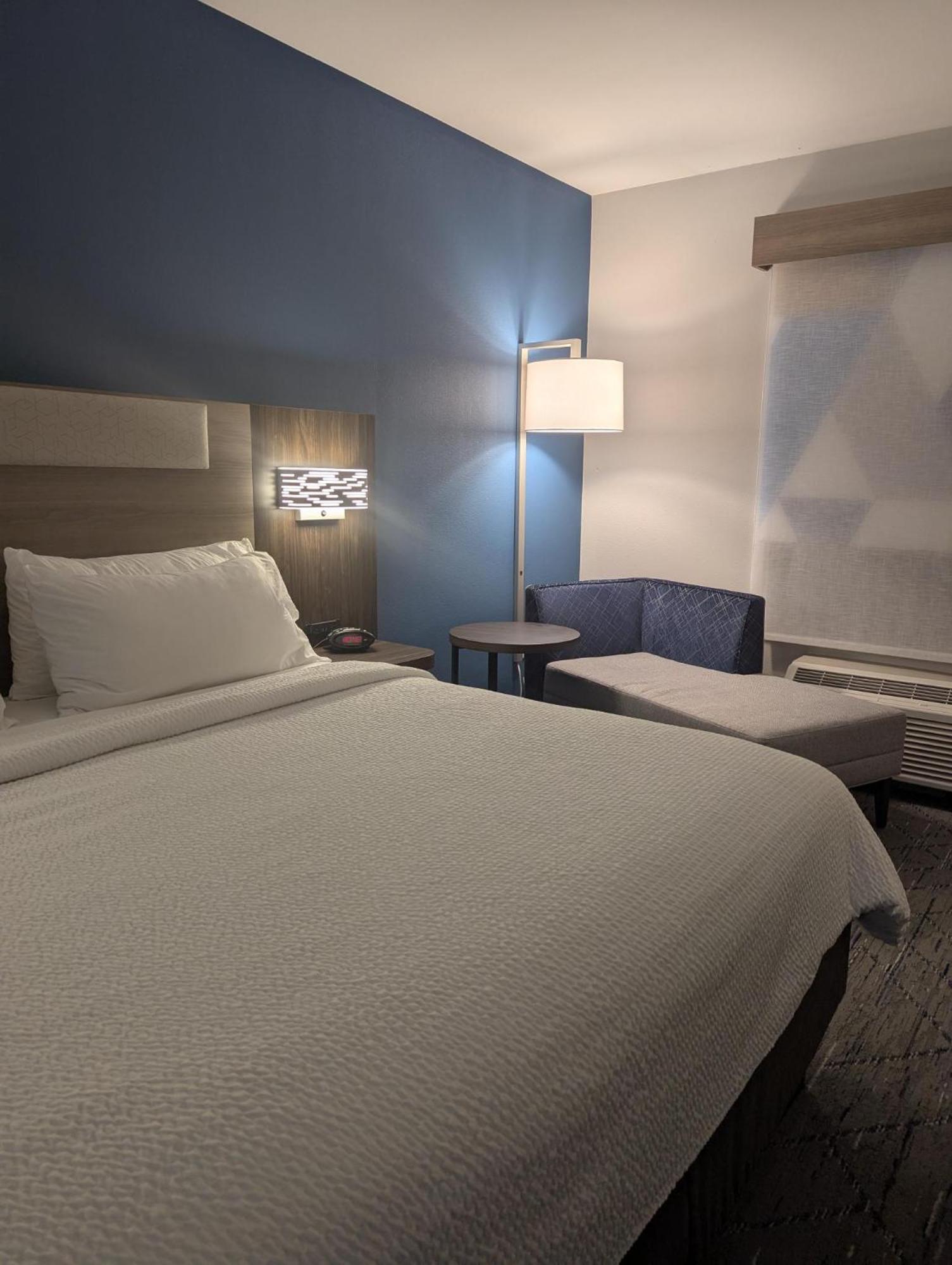 Holiday Inn Express Hotel&Suites Lovel& Loveland Exterior foto