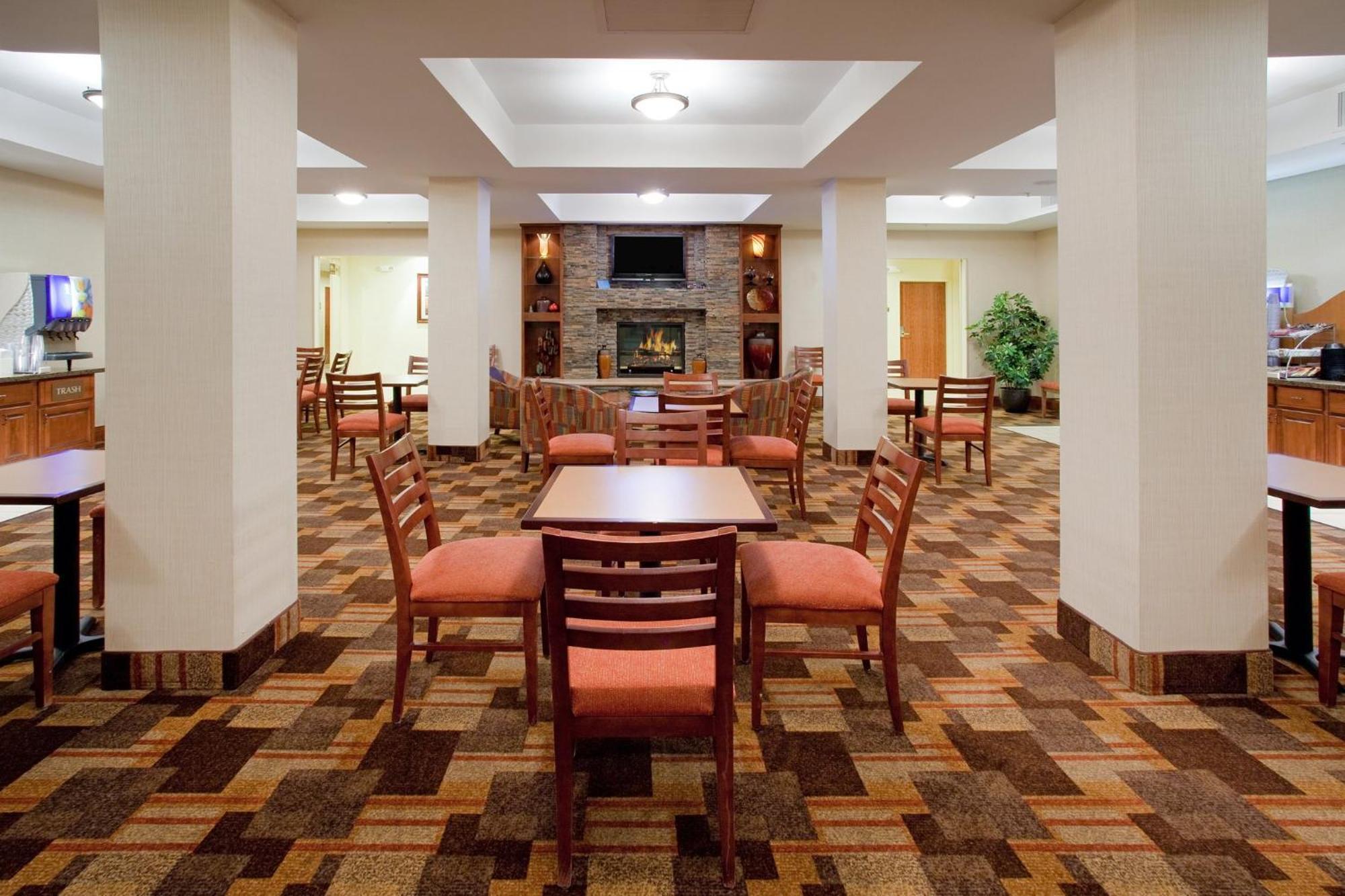 Holiday Inn Express Hotel&Suites Lovel& Loveland Exterior foto